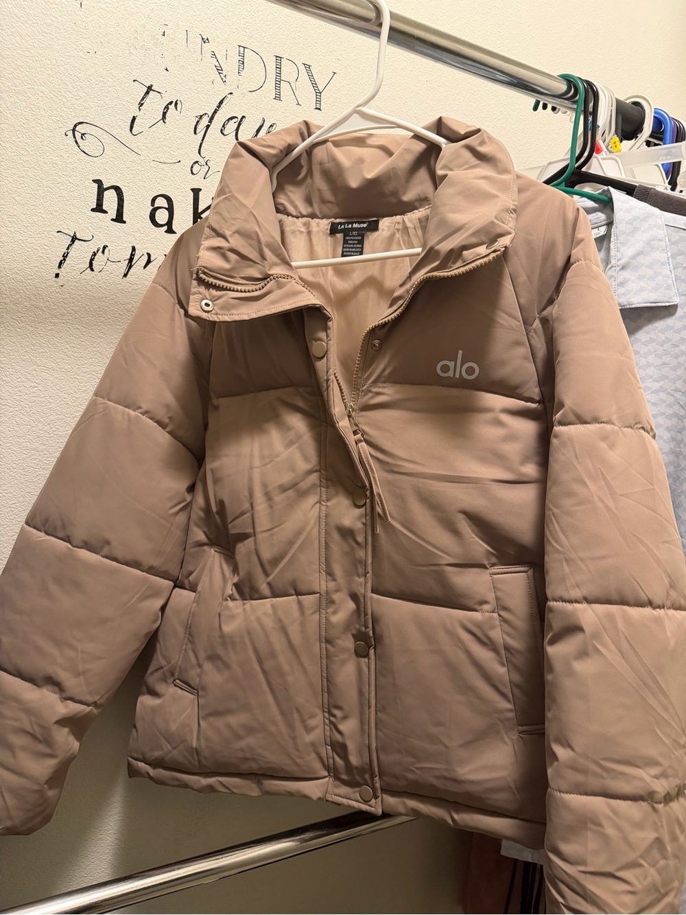ALO Yoga Women's Puffer Jacket in Taupe
